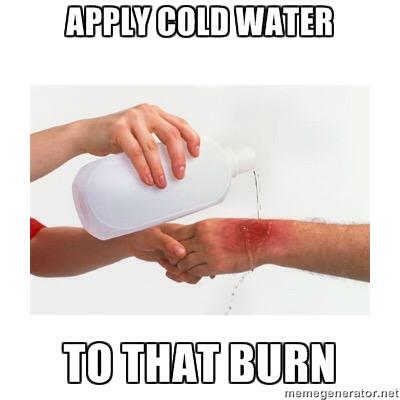 SkolMemes's tweet photo. Facebook comments got me cracking up.. Another Packers fan got buuuuurn'd http://t.co/3tD9z5hl0C