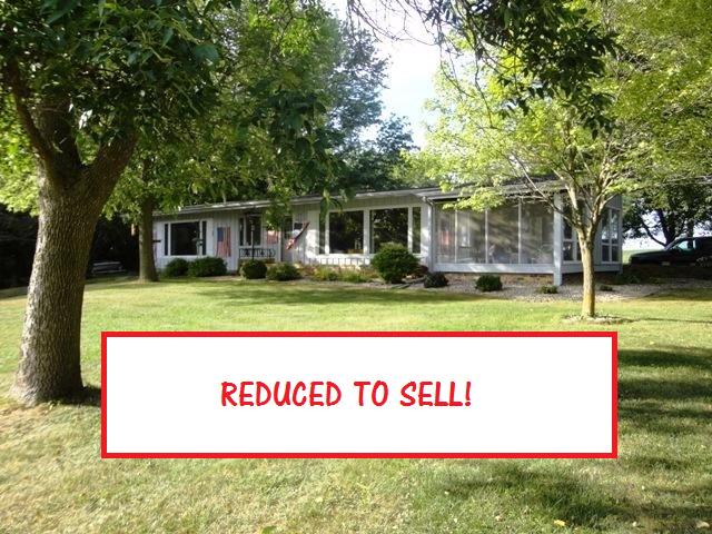 dakkenclark's tweet photo. Looking for a qualified lakeshore buyer who wants a fixer upper! #clearlakeiowa #clarkandassociatesrealestate http://t.co/ZWyrIzQHD0