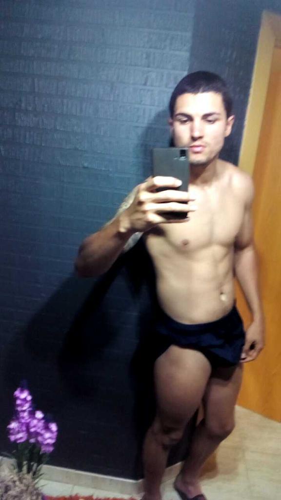 alexruizlopeez's tweet photo. @fitnessvice  💪💪 http://t.co/38YqtWOBrh