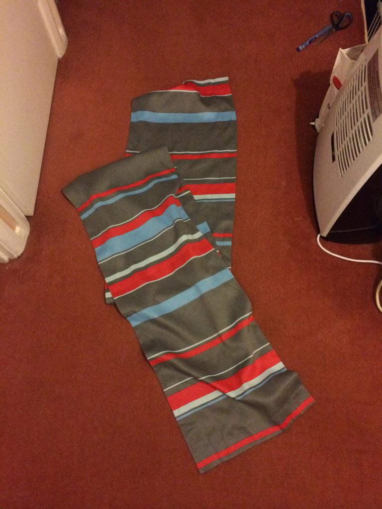 dbarreiro5's tweet photo. Can anyone explain to me how and why I now own a Travelodge bed throw?!?! #whatthe #dontrememberthat http://t.co/2gBXYlUk97