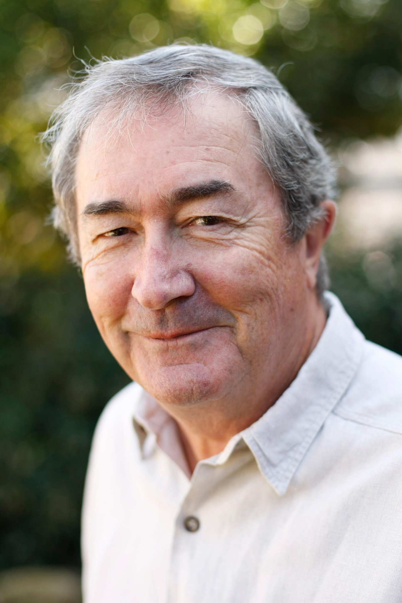  Today is fantasy author\s John Flanagan\s birthday. Happy Birthday! 