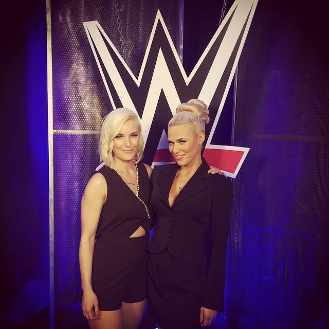 maemymomor's tweet photo. @ReneeYoungWWE @RealSummerWWE & @LanaWWE #Instagram #smackdown #RavishingRussian #summerrae #raenee #ReneeYoung ♥ http://t.co/yPgOl6UxWH