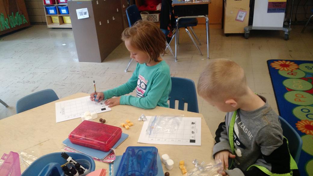 MrsCalmes_NW's tweet photo. Working on solid shapes and graphing! http://t.co/xoF7b3esUW