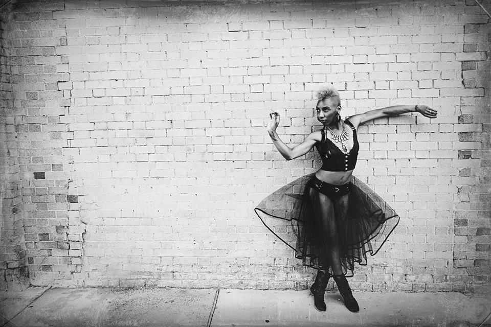Want to see the badass raw beauty burlesque of <a href="/MojoDeVille/">MOJO DEVILLE</a> on 5/28 at <a href="/50_Mason/">50Mason Social House</a>? Get tix!  bit.ly/1FF3xeR