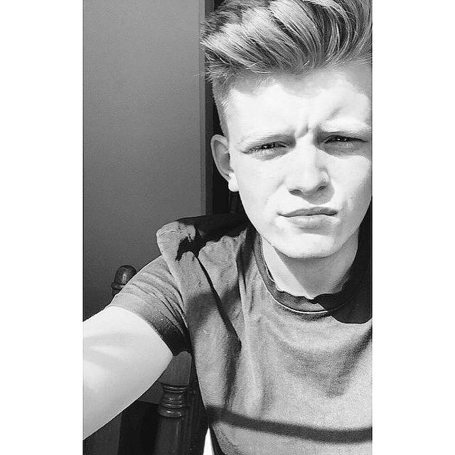 lucasbobbiee's tweet photo. Dunno about this pic 🙊👊 http://t.co/84hdI0mfiI