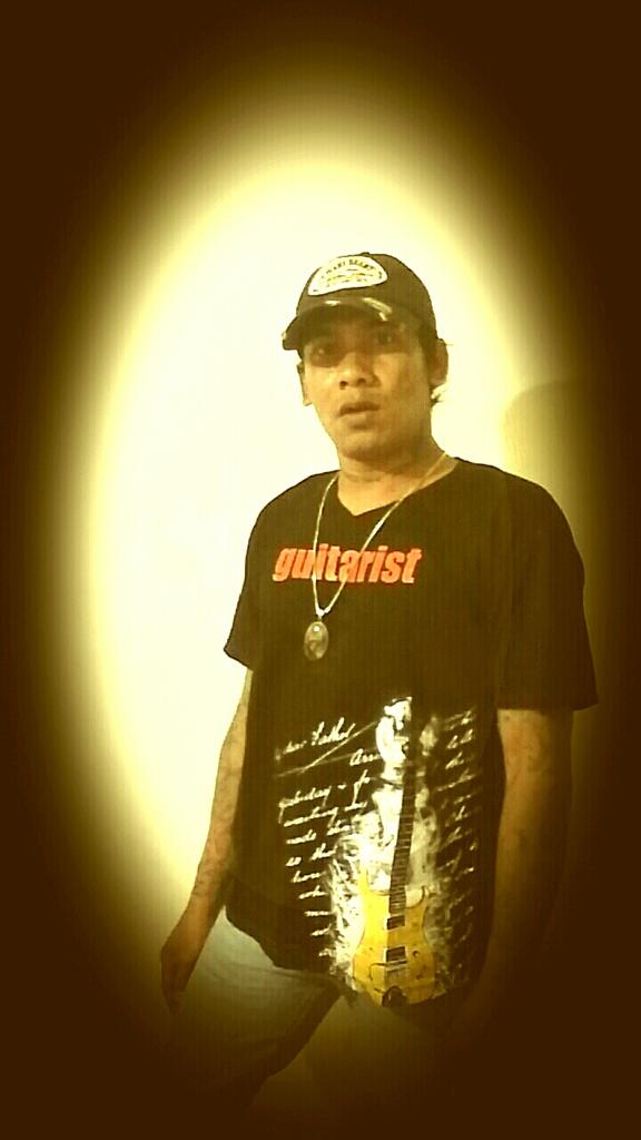 TattooYt's tweet photo. hidup bkn to drnungi TAPI djlni...by* TATTO* http://t.co/4ueJEg3Wce