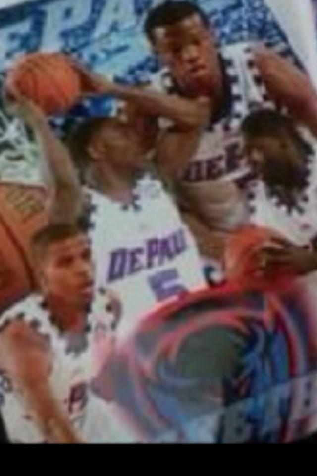 DaBiz12's tweet photo. #TBT #DePAUL #TheRealBigEastDays #04-08 Damn That Was Mad Long Ago @5krock @DraelonBurns @HollywoodNiNo4 My Bro's http://t.co/HjZZlD1fN3