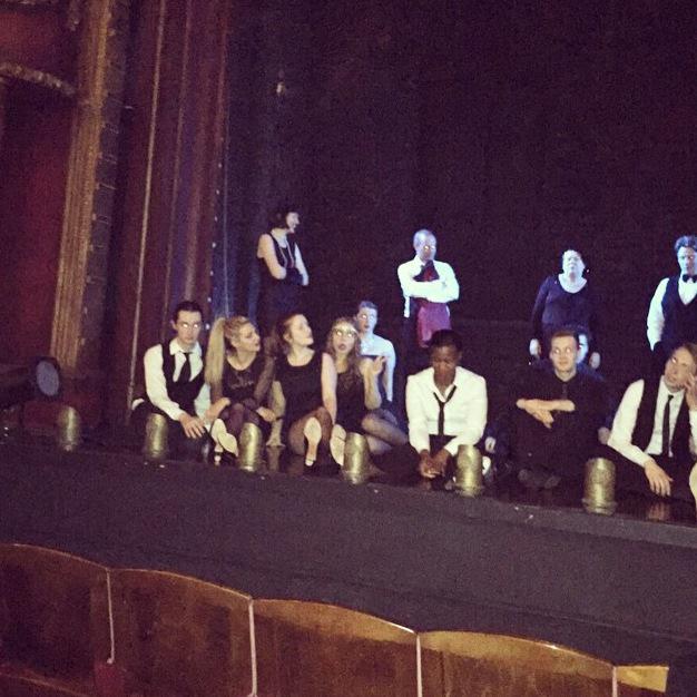EveStrawford's tweet photo. Today's last notes before show time 💛 #Excited #CastPhoto 💋 http://t.co/AAPGQPaAjQ