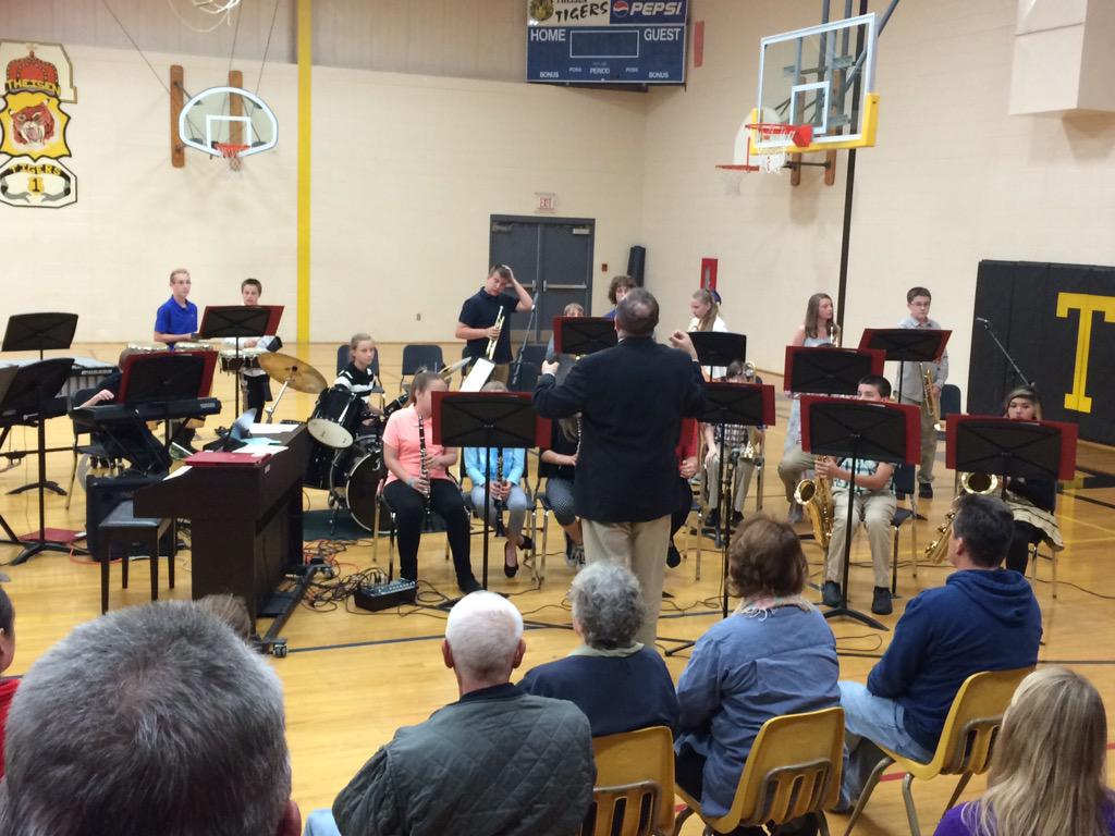 LaurieRitger's tweet photo. Sabish Middle School Jazz Band performs during a combined concert Wednesday night with Theisen and Woodworth. http://t.co/y2AzNuMO2O