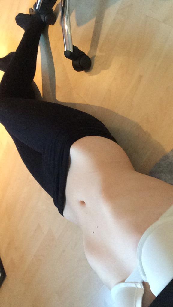 mybrvkenstars's tweet photo. Enjoy my fatness ๐๐ผ #thin15 #picslip #bodycheck - will delete later. http://t.co/b8Gx8XbuXj