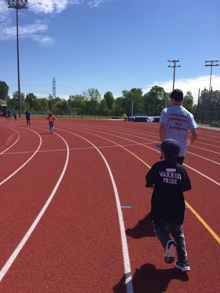 colemansclass's tweet photo. Going the distance! #400m #1stplace @Wfewildcat http://t.co/1DL8a3Ujrk