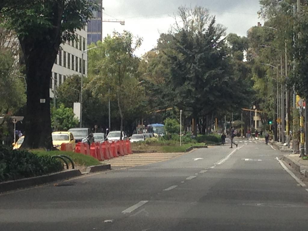 felavarez's tweet photo. @SectorMovilidad esta idea toca revaluarla .... Carrera 11 con 87.. http://t.co/ZzFVgqvwCq