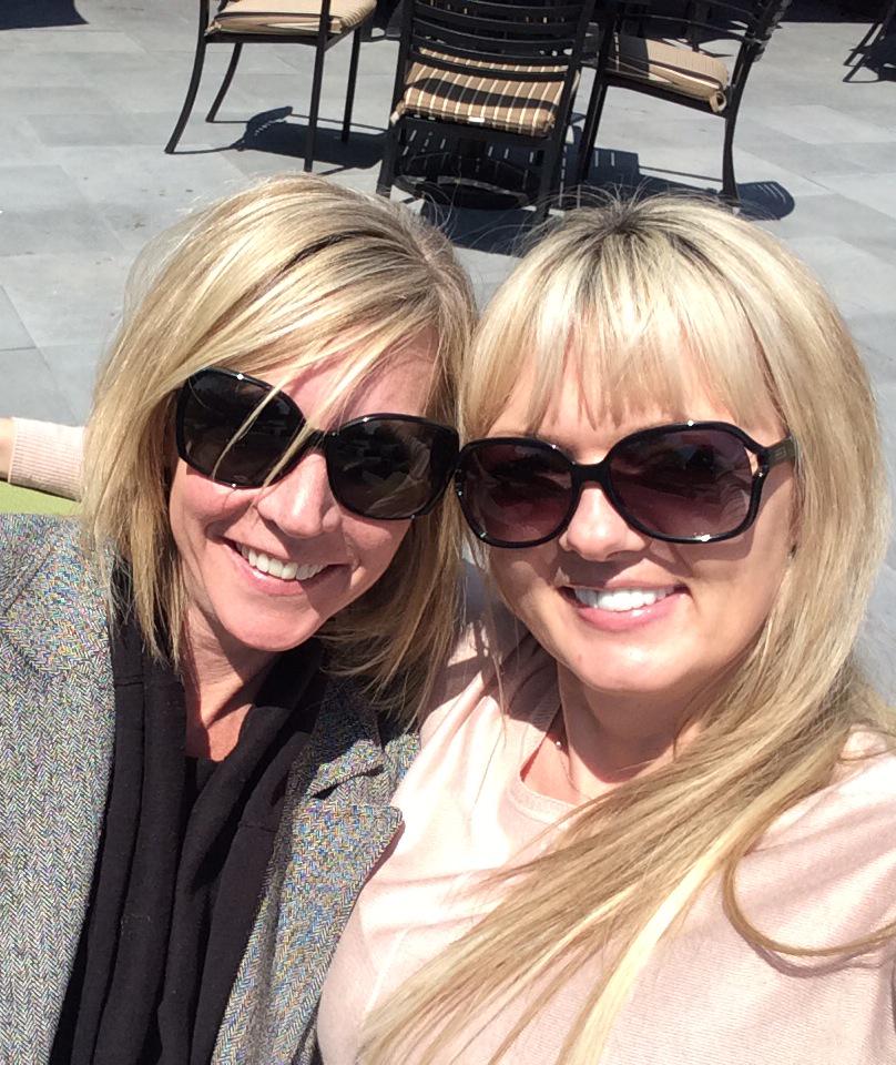 MoniqueCharette's tweet photo. Oh no....we found the lounge chairs!#notsoquicklunch #ifyouneedus #youknowwheretofindus @stgccGolf @AnnaSafe http://t.co/GbQgbsIQty