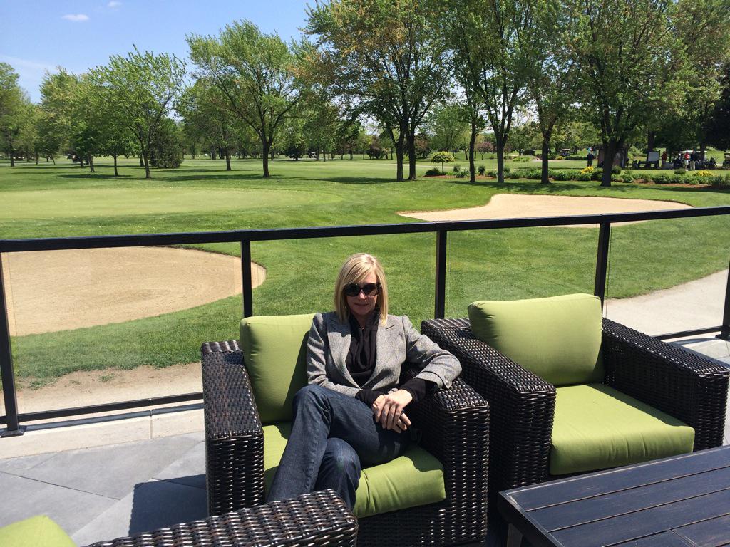MoniqueCharette's tweet photo. Oh no....we found the lounge chairs!#notsoquicklunch #ifyouneedus #youknowwheretofindus @stgccGolf @AnnaSafe http://t.co/GbQgbsIQty