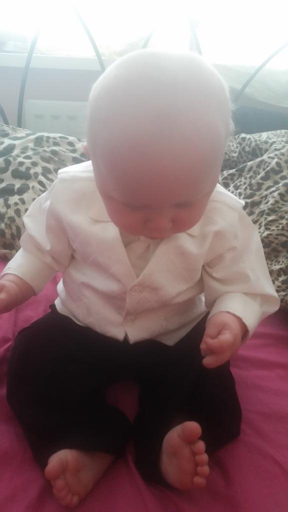 MenningToni's tweet photo. Ready for his aunty cloe's wedding tomorrow http://t.co/zLIXU7ai45