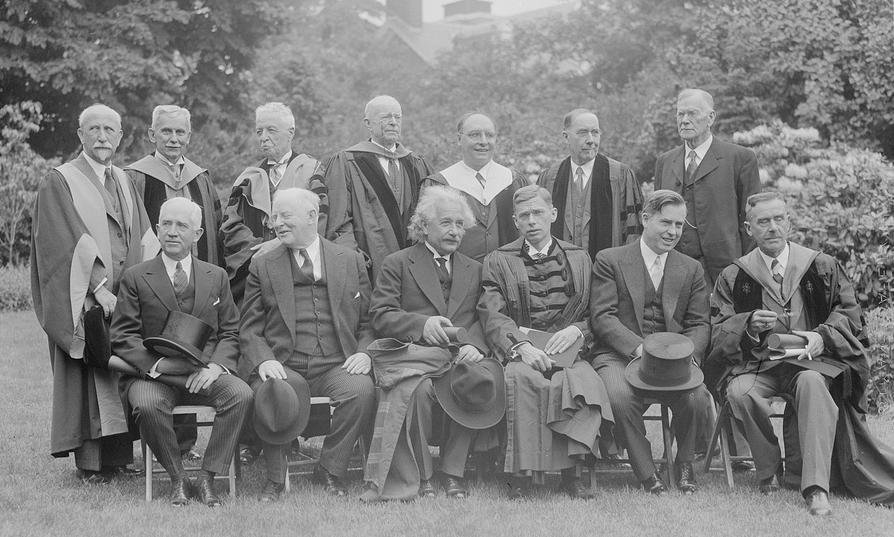 ErdemErkul's tweet photo. 1935, Albert Einstein earned an honorary degree at Commencement. #Harvard15 by @BPLBoston https://t.co/L7I6sJ1I5S @HarvardAlumni @calestous