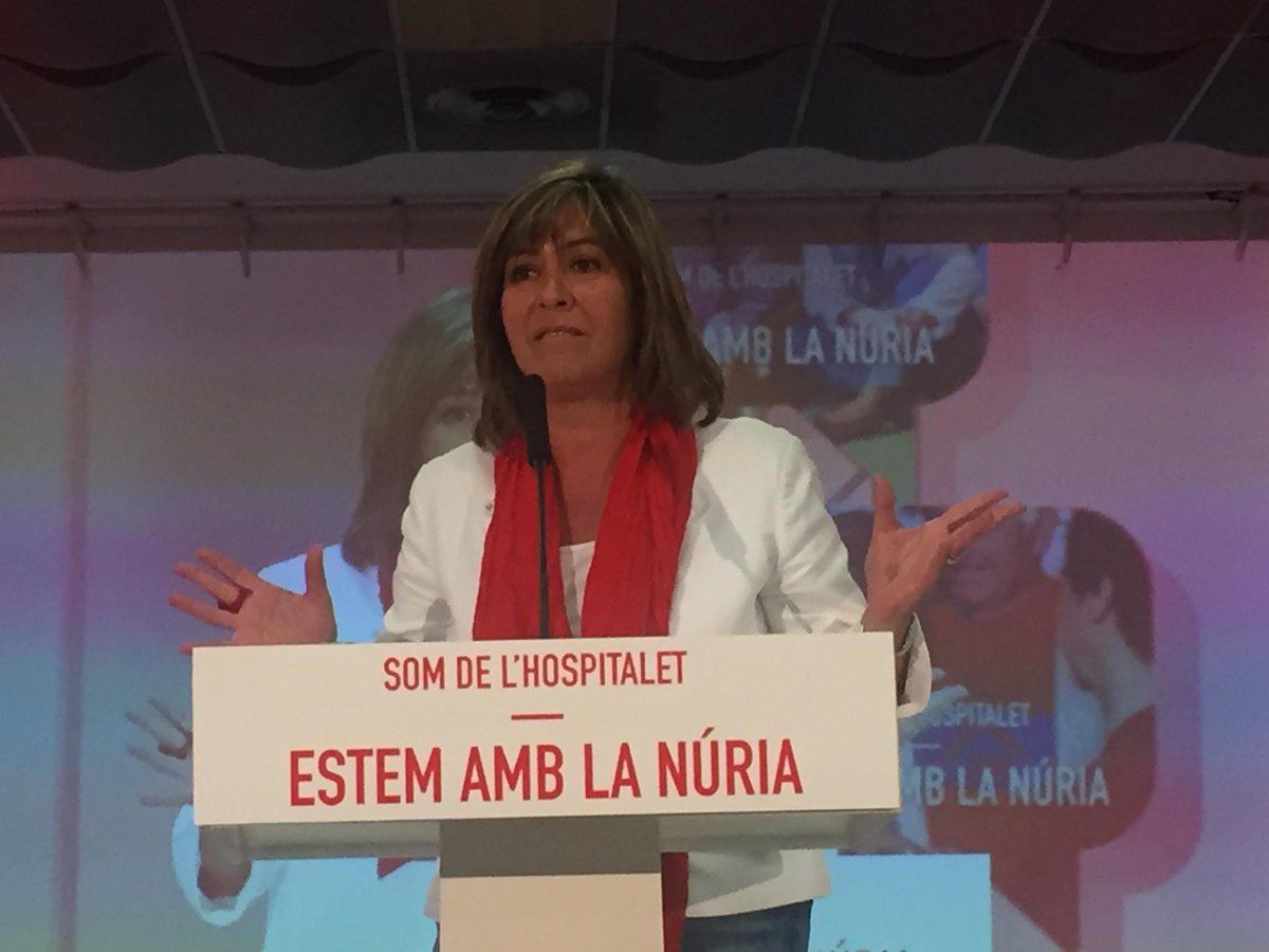 A La Farga de L'Hospitalet escoltant Núria Marín alcaldessa i candidata socialista a la reelecció <a href="/nuriamarinlh/">Núria Marín/❤️</a>