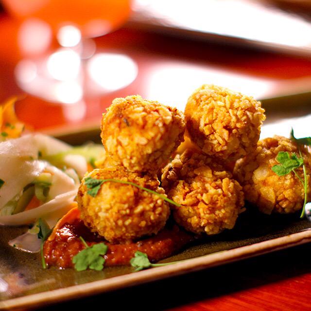 FixLV's tweet photo. We love food just as much as you do. Our featured #FIXofTheDay is the newly popular Crab Cake Poppers! http://t.co/pNIbGpfQ0c