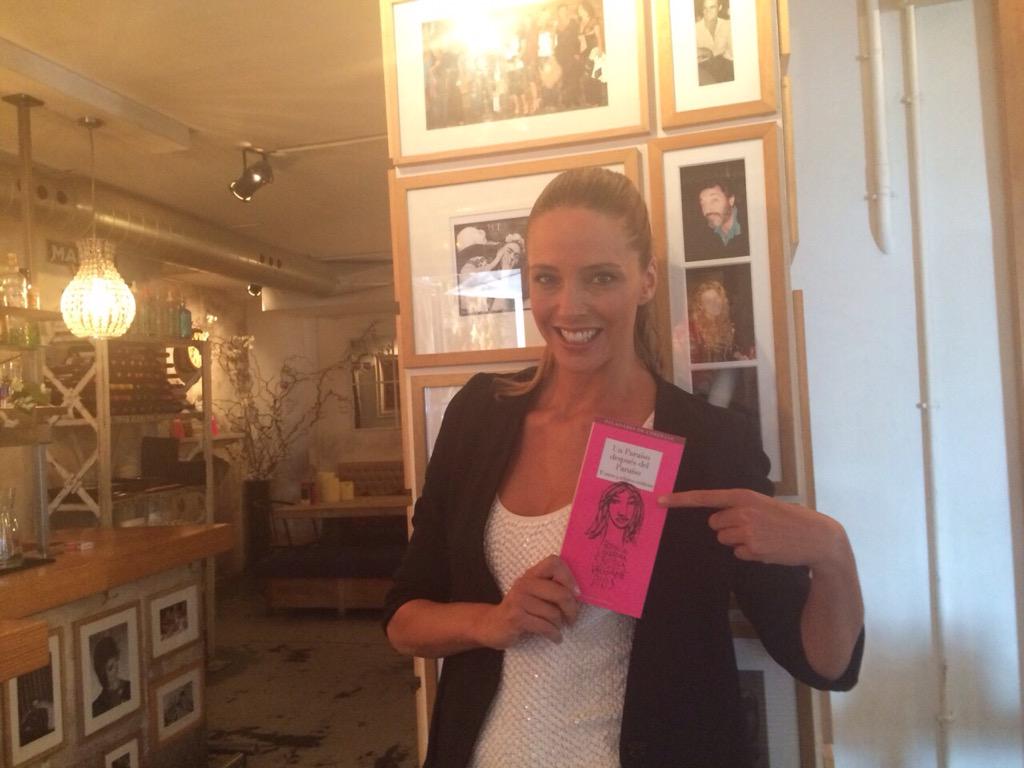 ¡Chicas, esperamos vuestros relatos!@luyk_e <a href="/candelarroyo/">CANDELA</a> <a href="/santicarbones/">Santi Carbones</a> <a href="/raquelmerono/">raquel meroño</a> <a href="/LadyValgame/">bea alvarez</a> #PremioVálgame