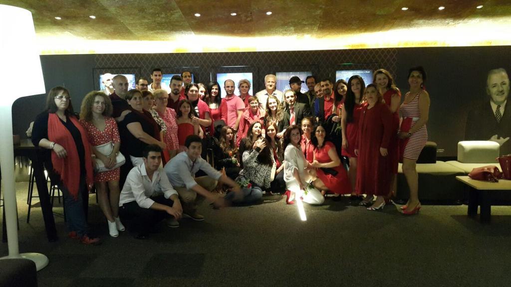 #Kırmızı'nın Esma'sı <a href="/ysmntunca/">Yasemin Tunca</a> oyuncu arkadaşları ile birlikte <a href="/MarmaraForum/">Marmara Forum</a> <a href="/cinemaximum/">cinemaximum</a>'da #Kırmızı izliyor...