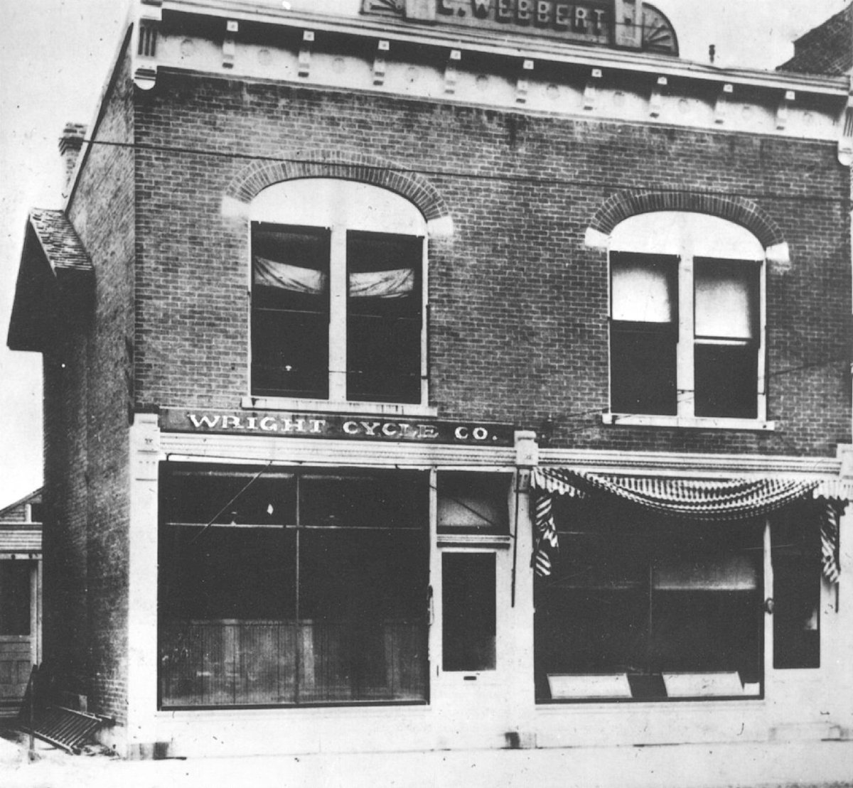 oakwoodregister's tweet photo. May is #NationalBikeMonth, so we're throwing it back to Wright Cycle Co., which opened in 1892. http://t.co/u41keToVoi