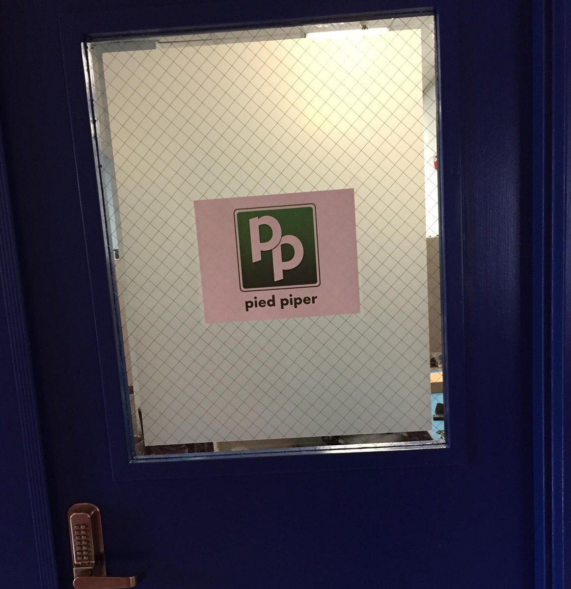 SVBizCrom's tweet image. First thing I saw on arrival @PlugandPlayTC Demo Day. They pitching?