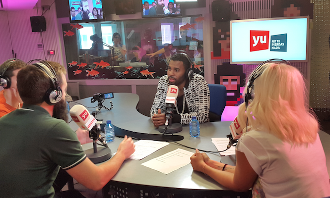 vodafoneyu's tweet photo. Lecciones de Español para @JasonDerulo. Hoy empezamos con la palabra #Amochar ¿Sabrá utilizarla? #yusonDerulo http://t.co/5Fb3yZHaae