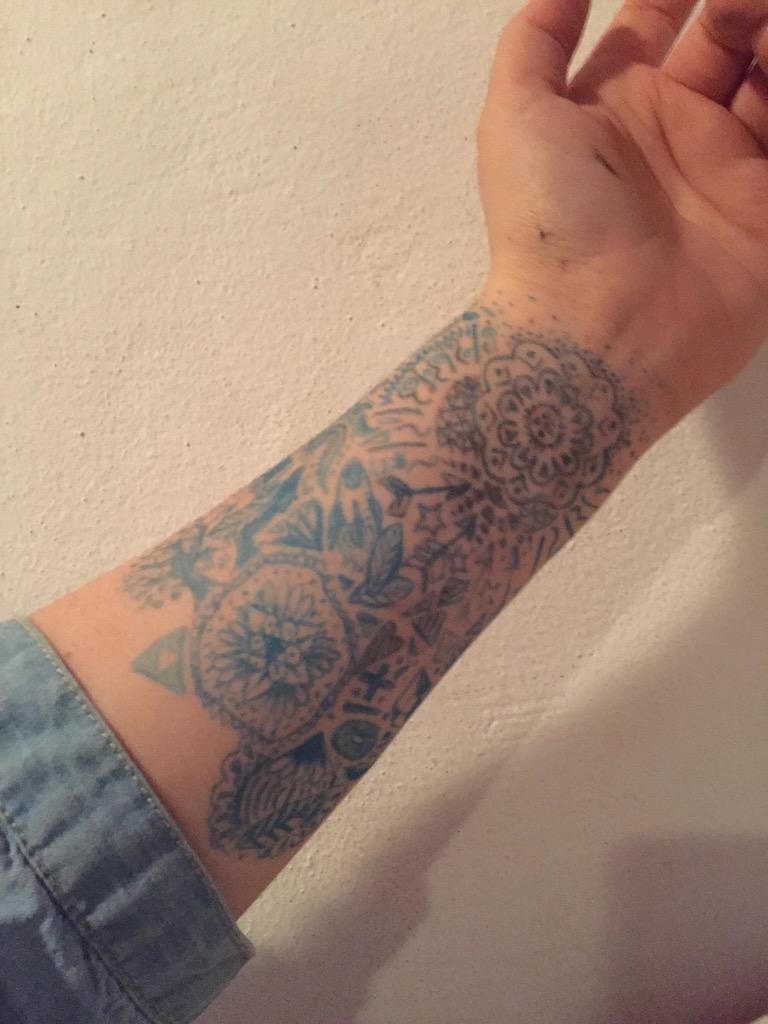 ...things I do when I should definately be doing something else... in my case studying English... #Meep