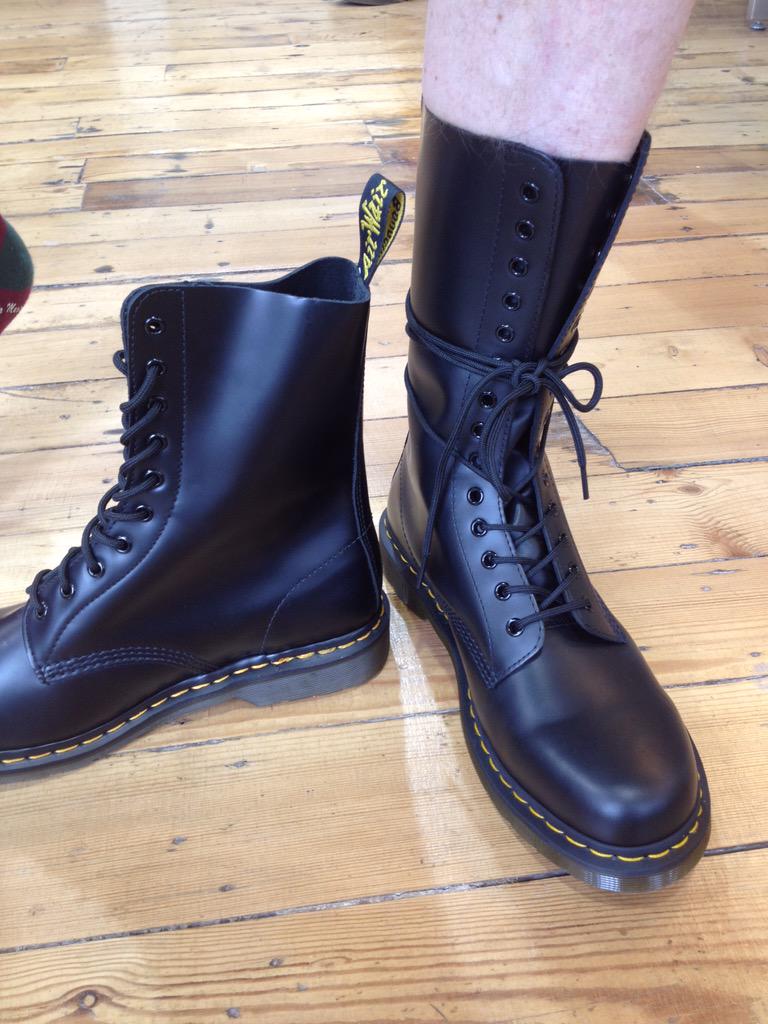 chefpaulrankin's tweet photo. @NickNairn So off to the States soon for #BFT2..which DMs from @drmartens goes with a kilt? http://t.co/9YPH4TxwBY
