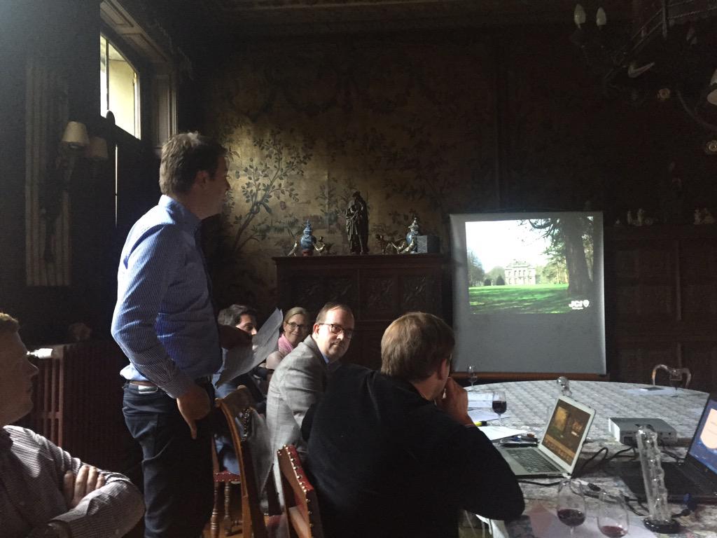 stephanRogge's tweet photo. Thema kandidaat voorzitter #jciwaregem Dream Plan Execute sterke presentatie !! @vdhfrederik http://t.co/fcRLztA0nf