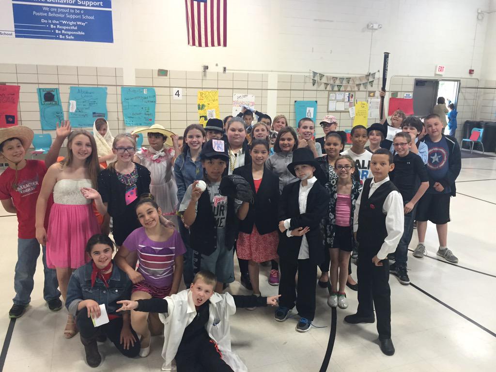 Dwyer5th's tweet photo. 5th grade wax museum @wrightdmps they all worked so hard!! http://t.co/yckJraV0qG