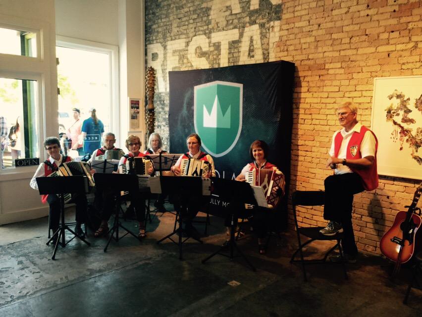 lindacummings's tweet photo. This is how they do it at a Fargo tech conference! #mwms15 @MWMobileSummit http://t.co/rcFnhXa01N