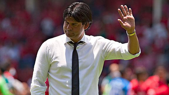ESPNmx's tweet photo. NOTA: Cardozo renovó su vínculo con Toluca por dos tempordas http://t.co/OWAxx8hHt1 http://t.co/3NDtnWub0S