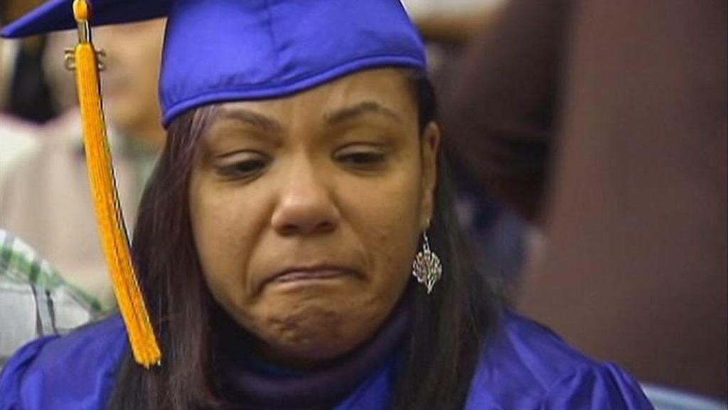 STARRPOWERENT's tweet photo. Teen Dies Just Days Before His High School Graduation, His mom took His Place 💫 #RIPAARON 🙏🏾: http://t.co/kN8l8SvsrH http://t.co/3ncJNhZYeS