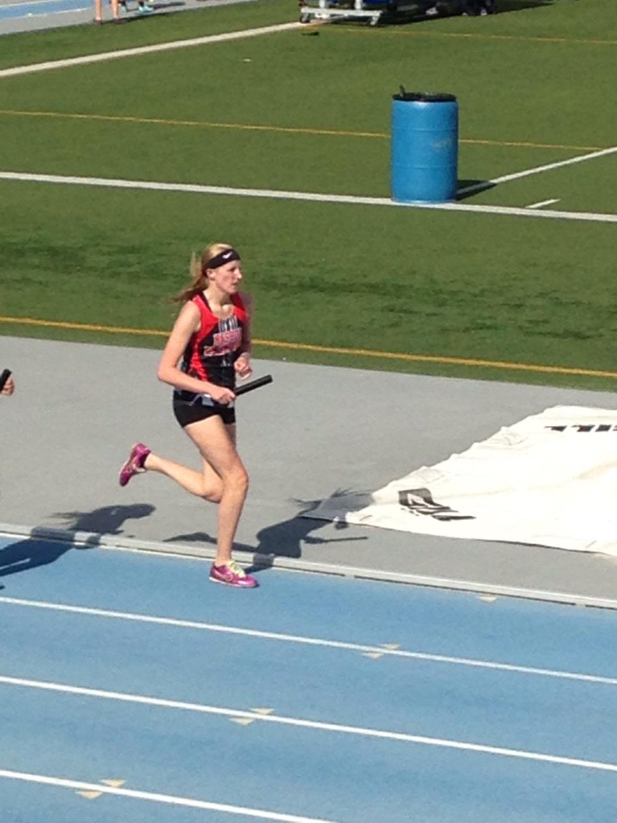 NPHSGirlsTrack's tweet photo. 4x8 lead off! http://t.co/OSPSxYOM30
