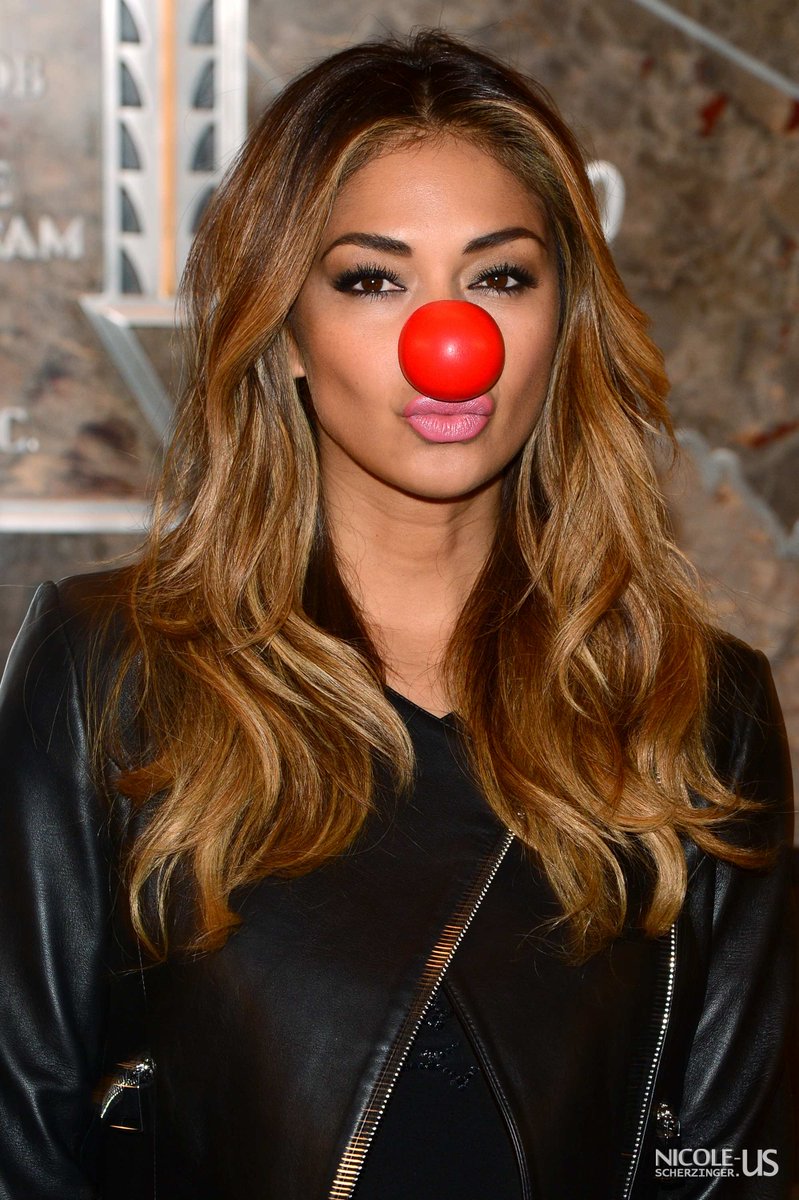 NicoleOfans's tweet photo. Don't forget to watch @nicolescherzy on NBC 8-11 p.m. ET #RedNoseDa http://t.co/fOhWJaPitA
