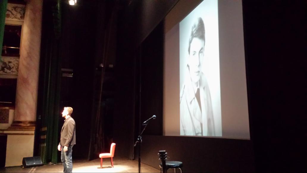 sonarlive's tweet photo. Inizia il viaggio #DeAndre con @AndreaScanzi @andrea e Giulio Casale al #Teatro dei Rinnovati http://t.co/YUGhAslUfT