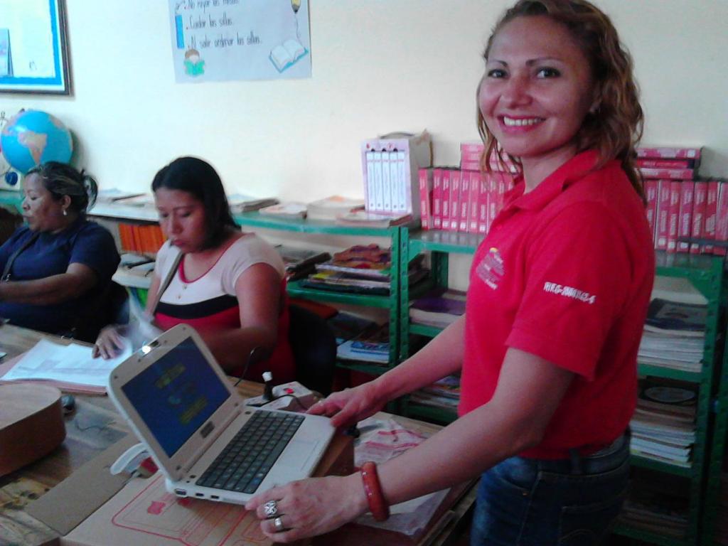 fundabitguaric2's tweet photo. #4AñosDandoLaBatallaEnRedes  Con baile de joropo incluido los niños reciben su canaima en Guaribe. iUna Gran Fiesta! http://t.co/bxGwkIRo0l