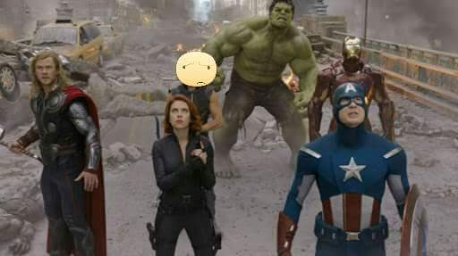 DocYeyo's tweet photo. Yo y mis amigos viendo el Agujero de Gusano.. perdón..  #HaloSolar  
#sol #Avengers #docyeyo http://t.co/LO7P83Ylnl