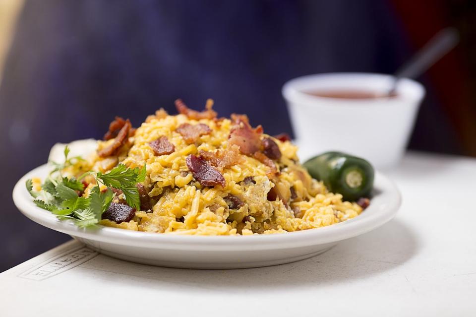 FoursquareGuide's tweet photo. Breakfast tacos are the #1 taste in #TX! Best spot for them: Juan in a Million. http://t.co/tiMruinA4H #TopTastes http://t.co/OYNhgEPXQH