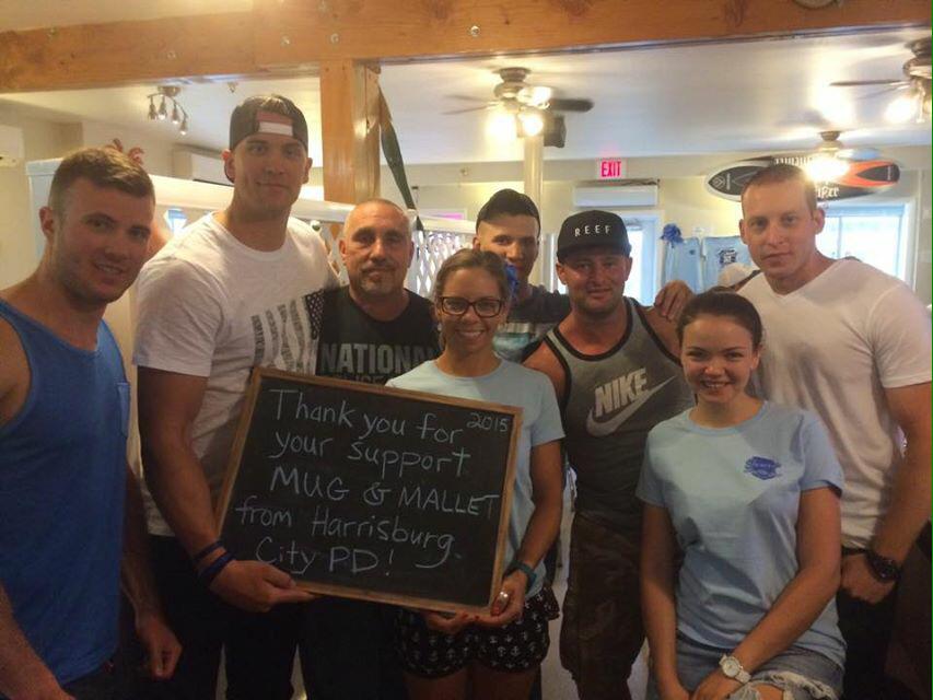 MDAuxWBTB's tweet photo. @harrisburg PD stopped by to #StepOutInBlue at Mug &amp; Mallet http://t.co/RBzawQZ8rQ
