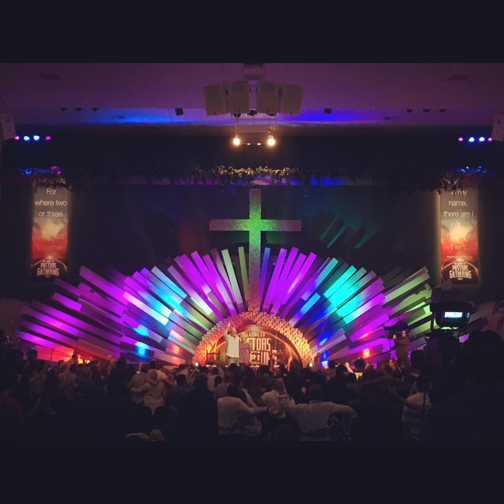 PastorGathering's tweet photo. Ending Pastors Gathering 2015, arm in arm, before God. What an eternity-impacting week! Thanks to all! #Gather2015 http://t.co/wmjFCbZCDR