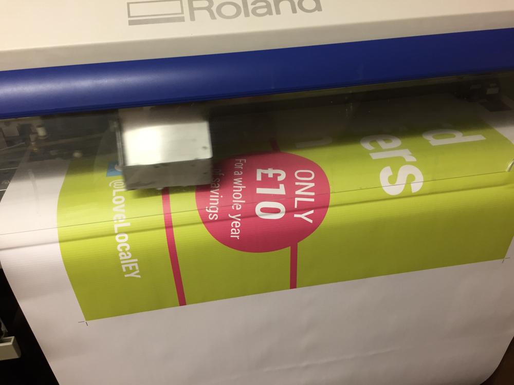 ScribesDigital's tweet photo. Busy #printing a vinyl banner for @LoveLocalEY #samedayprint #scribesdigital #iluvhu http://t.co/V3DL8rRUmm