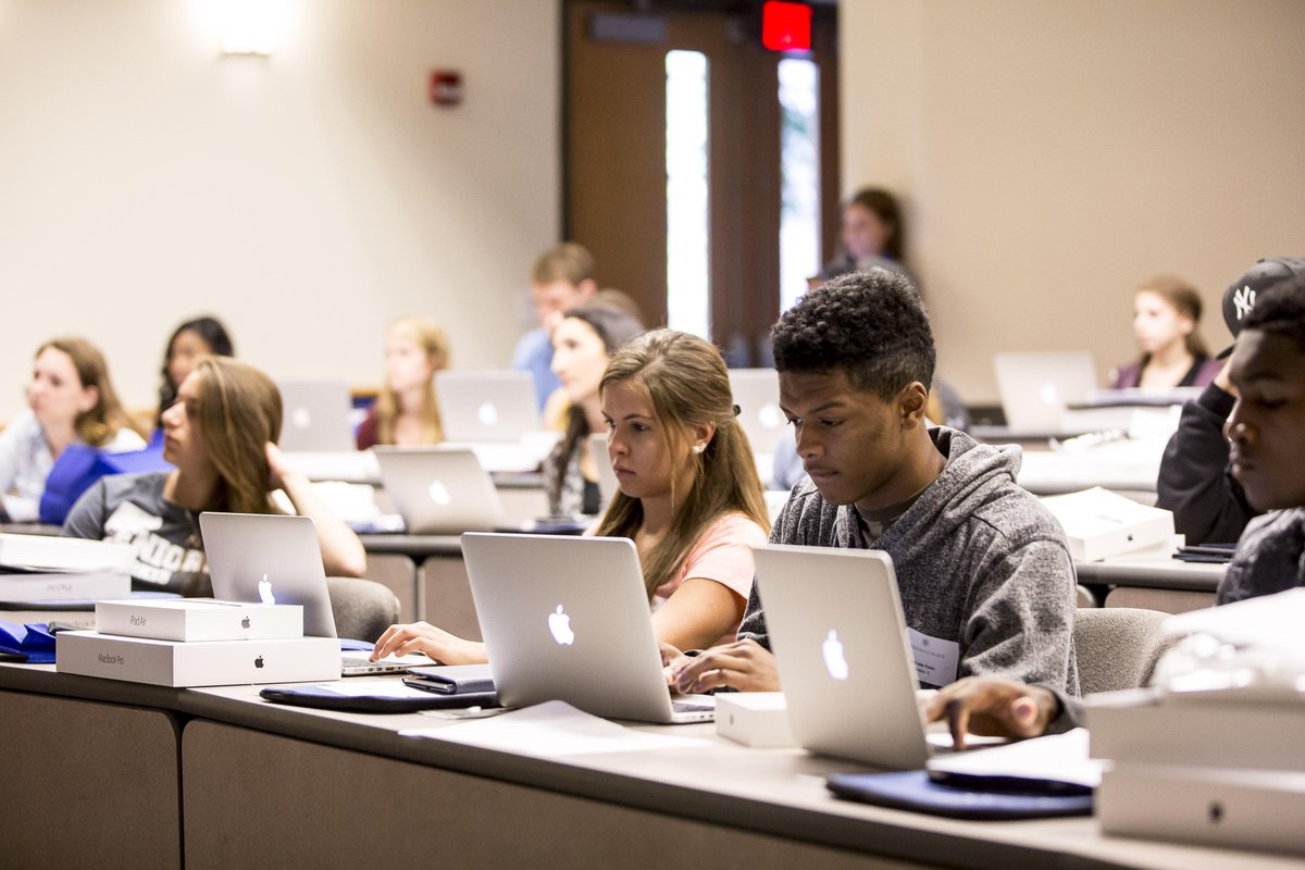 MoravianU's tweet photo. One student said "it's like Christmas Day" getting their MacBook Pro and iPad at #MayReg at Moravian College http://t.co/MpzuLOidm9
