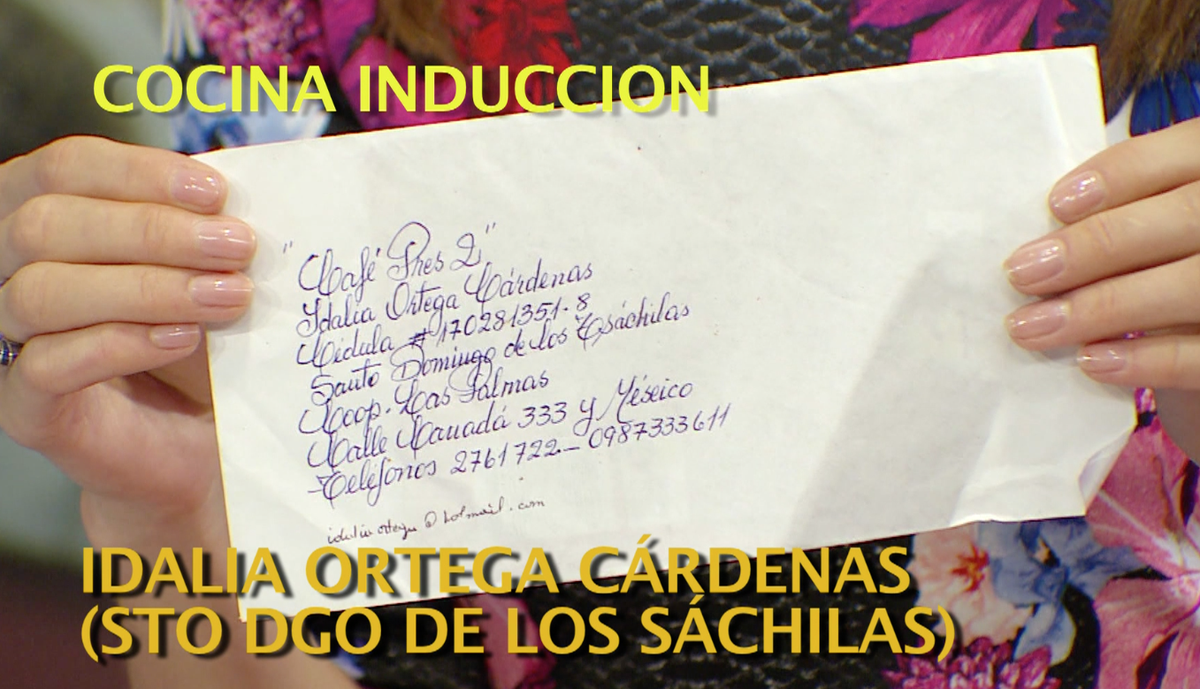 ELCAFE_EC's tweet photo. La ganadora de una Cocina de Inducción, Idalia Ortega Cárdenas (Sto. Domingo De Los Tsáchilas). http://t.co/tWm1Oe9rXI