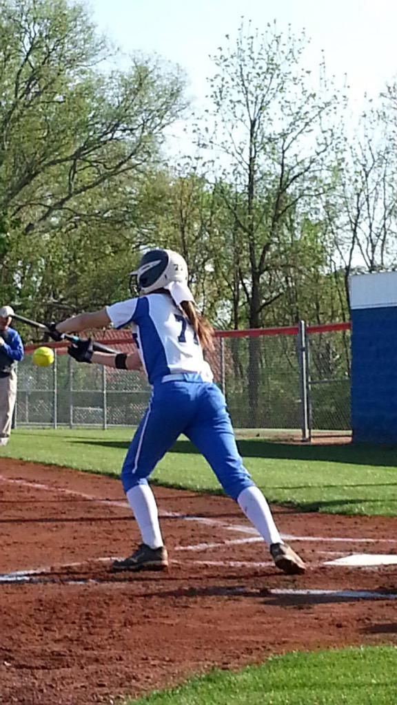 Laineyyy77's tweet photo. Standing in the hall of fame, And the world's gonna know your name.⚾️💍🚀💙 #ForrestWay GameDay http://t.co/XlGatYbfHg