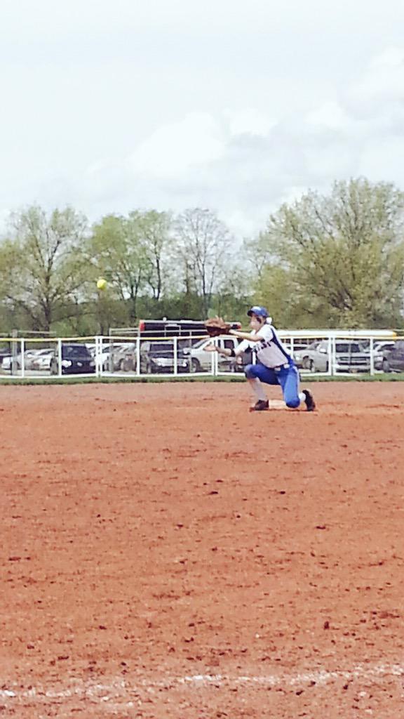 Laineyyy77's tweet photo. Standing in the hall of fame, And the world's gonna know your name.⚾️💍🚀💙 #ForrestWay GameDay http://t.co/XlGatYbfHg