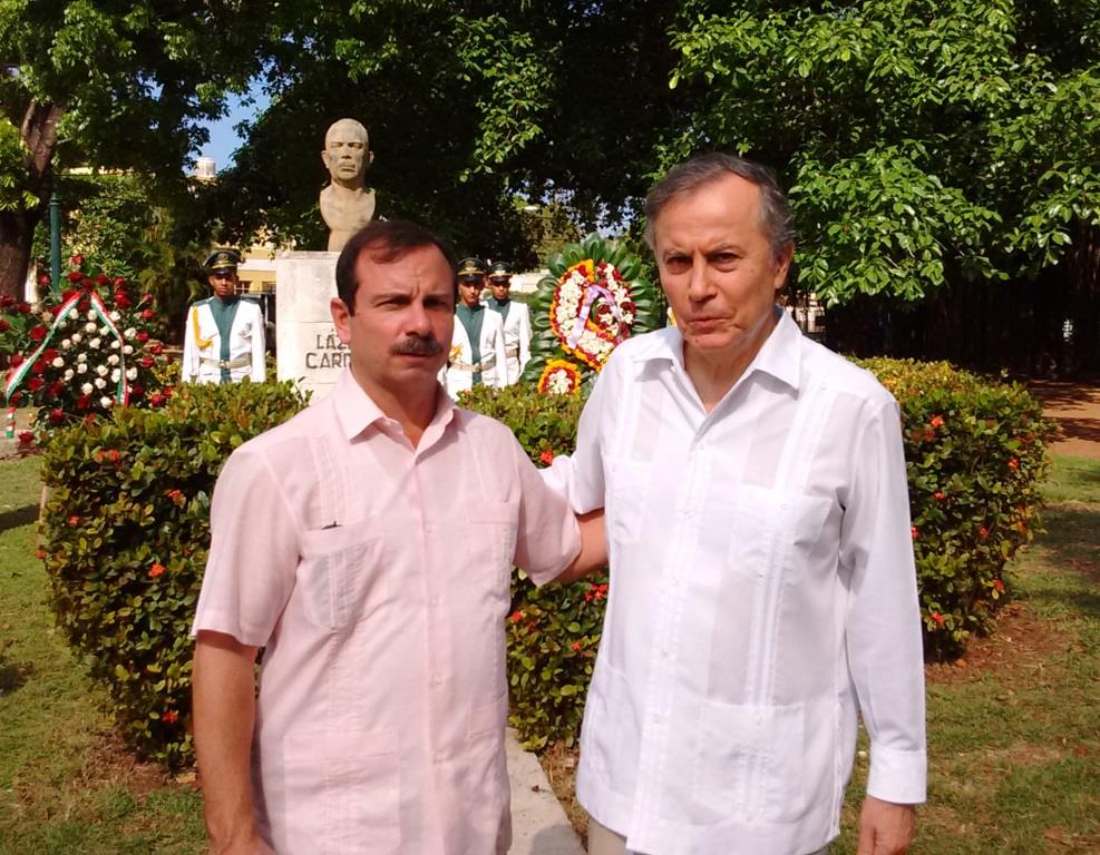 #MexicoCuba En la ofrenda al Gen Cardenas estuvo presente Fernando González uno de los #cincoheroes <a href="/JuanJoseBremer/">Juan José Bremer</a>