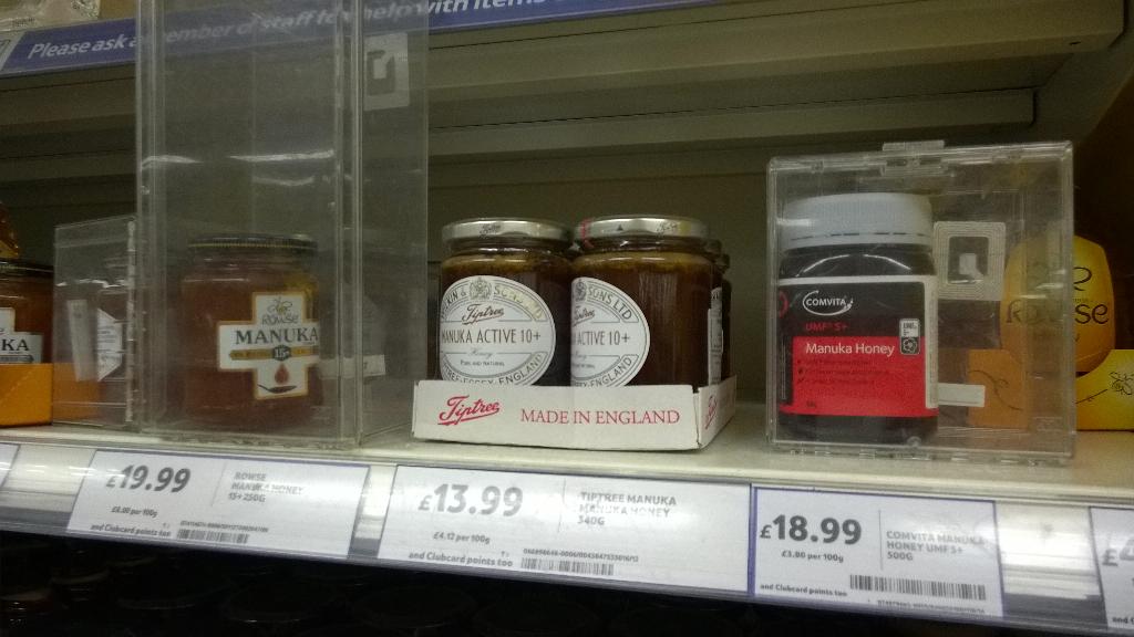 Jam_for_ever's tweet photo. Didn't think honey had to be locked away 😖😖😖 http://t.co/FHCIt2kBr8