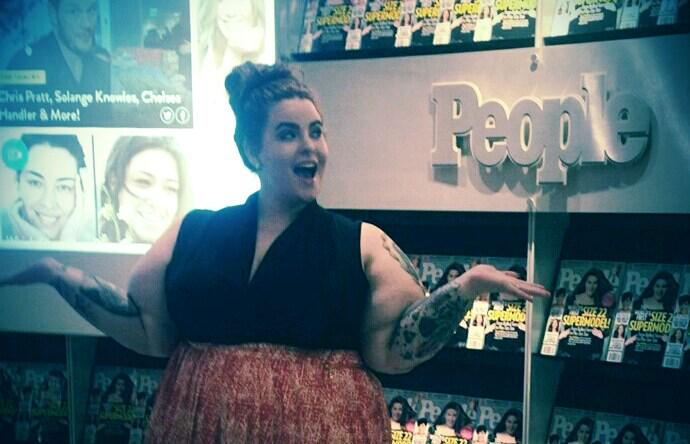PEOPLE_Comms's tweet photo. Look who stopped by the @people offices today? @Tess_Holliday admires the latest cover of the @people 2015 Body Issue http://t.co/GssGG3643g